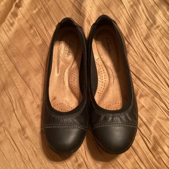 Clarks - Picture 1 of 4